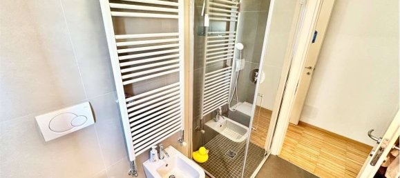 3 bedrooms Apartment in Imola, Italy No. 348820 6