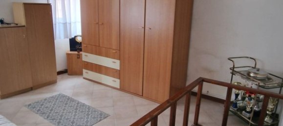 4 bedrooms House in Ferrara, Italy No. 380730 11