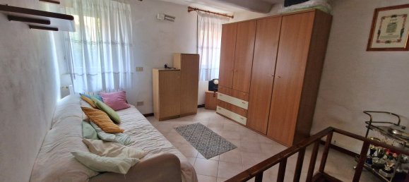 4 bedrooms House in Ferrara, Italy No. 380730 9