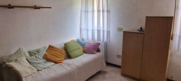 4 bedrooms House in Ferrara, Italy No. 380730 12