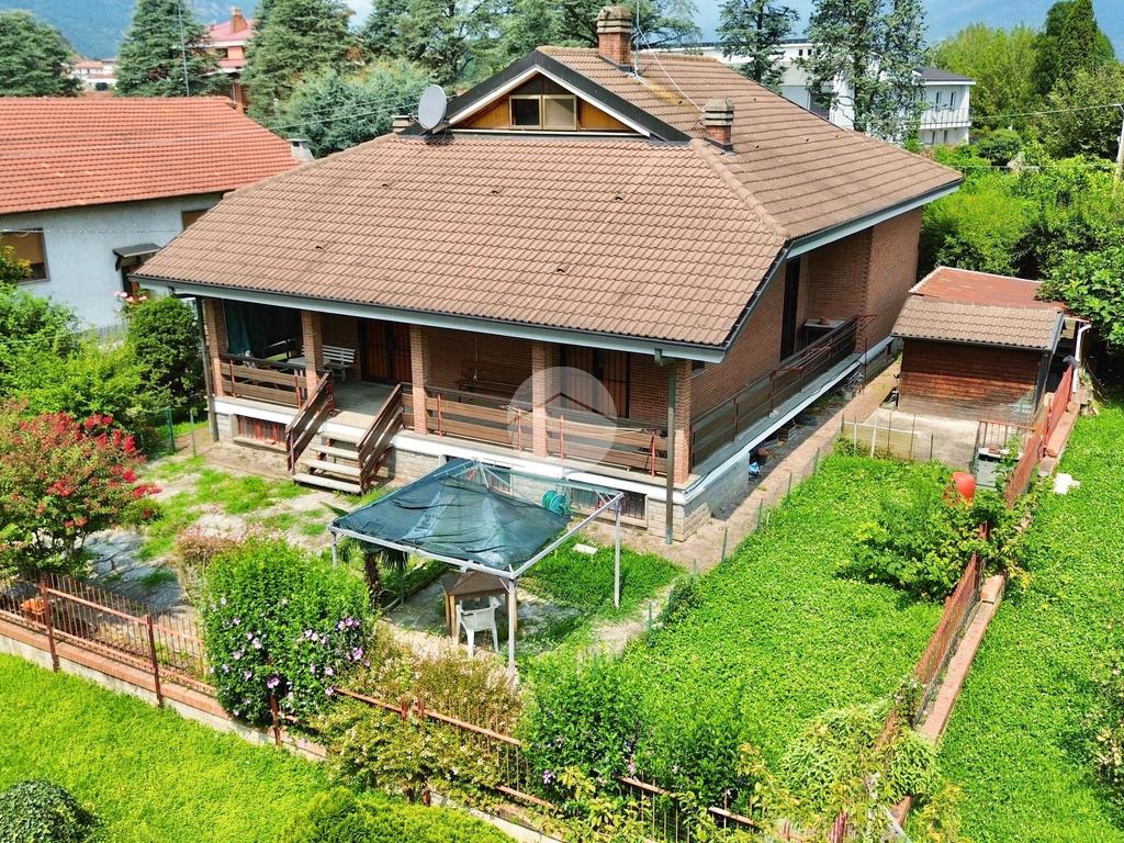 5 bedrooms Villa in Avigliana, Italy No. 52368