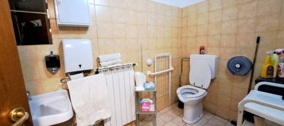 2 rooms Commercial property in Turin, Italy No. 55508 10