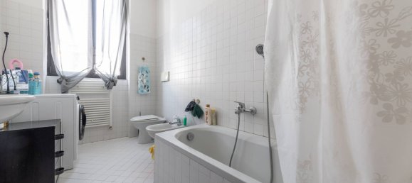 1 bedroom Apartment in Milan, Italy No. 320383 10