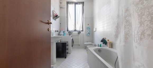 1 bedroom Apartment in Milan, Italy No. 320383 9