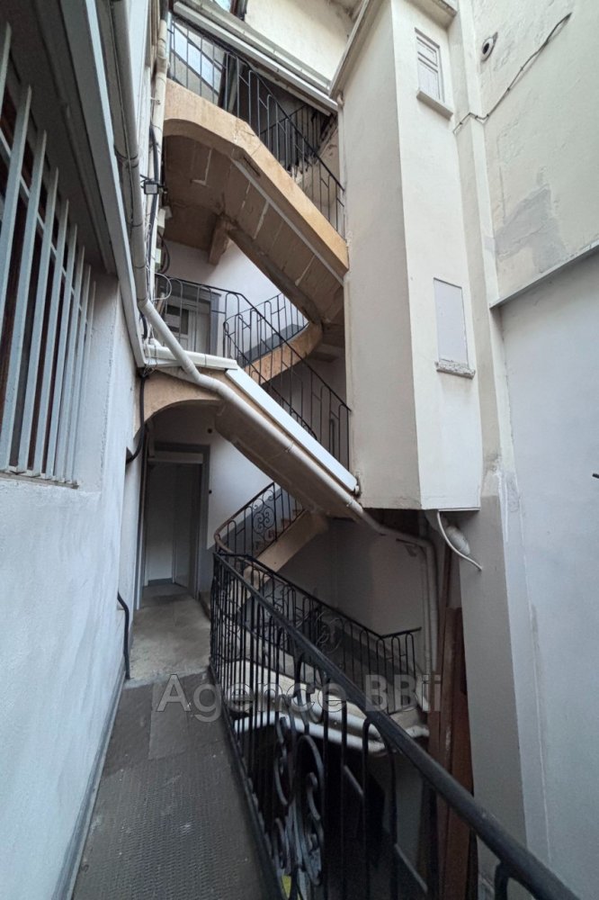 14 bedrooms Apartment in Roanne, France No. 272821