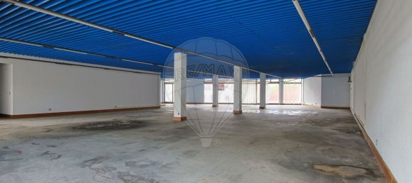 295m² Commercial property in Soure, Portugal No. 70890 18