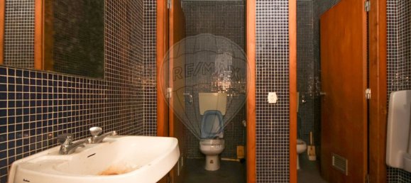 295m² Commercial property in Soure, Portugal No. 70890 21