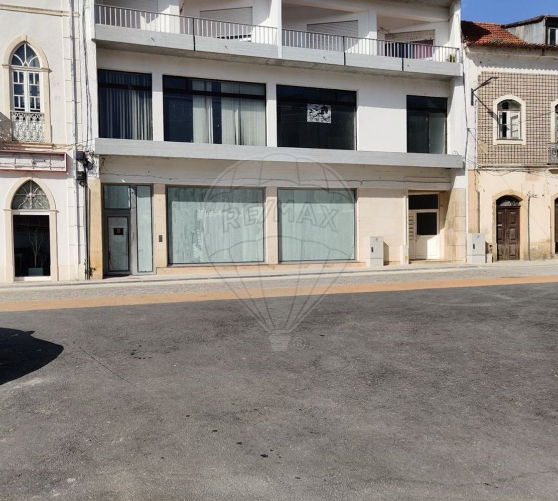 295m² Commercial property in Soure, Portugal No. 70890