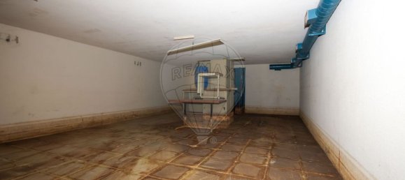 295m² Commercial property in Soure, Portugal No. 70890 13