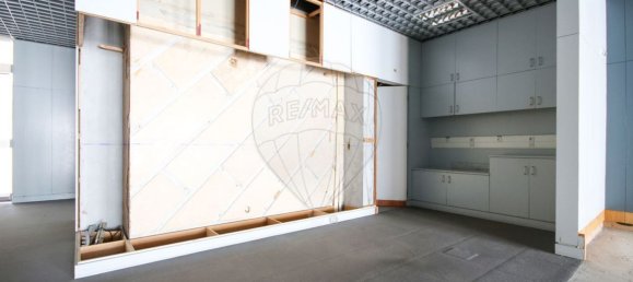 295m² Commercial property in Soure, Portugal No. 70890 9