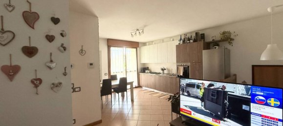 2 Schlafzimmer Wohnung in Udine, Italy, Nr. 333803 4