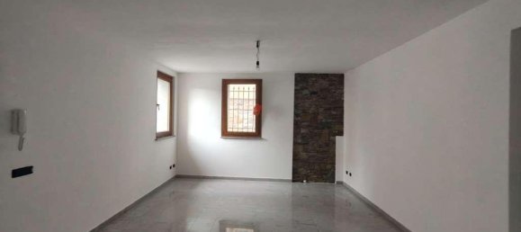 Квартира с 3 комнатами в Вальганна, Италия № 139107 5