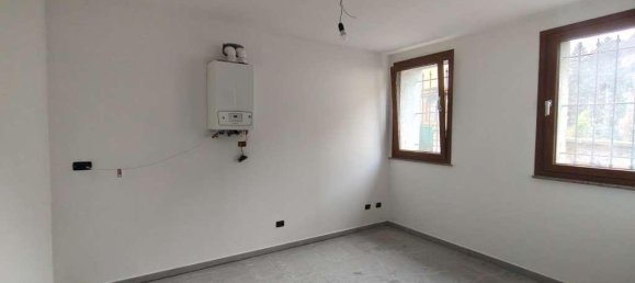 Квартира с 3 комнатами в Вальганна, Италия № 139107 6