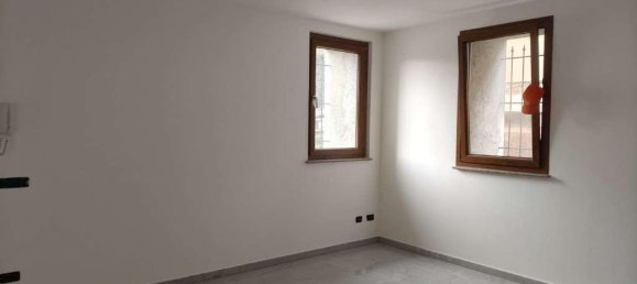 Квартира с 3 комнатами в Вальганна, Италия № 139107 4