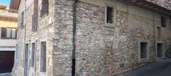 Квартира с 3 комнатами в Вальганна, Италия № 139107 2