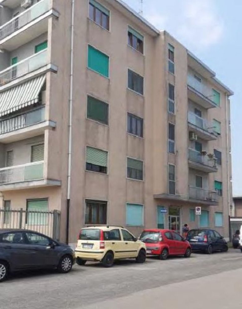 Escritório em Lainate, Italy 82 m² N.º 66295