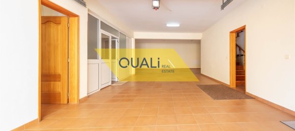 3 bedrooms Villa in Funchal, Portugal No. 145051 12