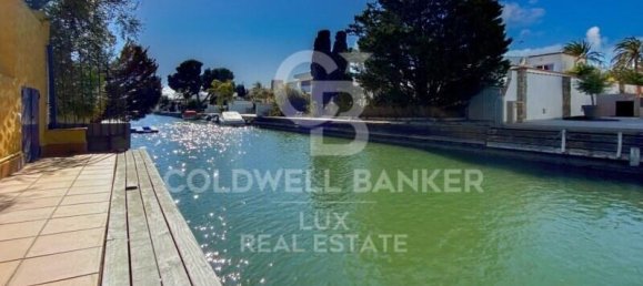 7 bedrooms Villa in Empuriabrava, Spain No. 77867 2