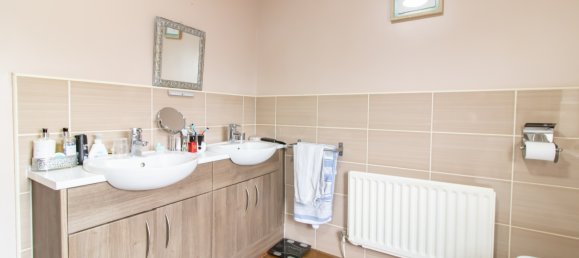  منزل في Stanley, United Kingdom رقم 2458 44