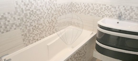 3 bedrooms Apartment in Colombes, France No. 318559 8