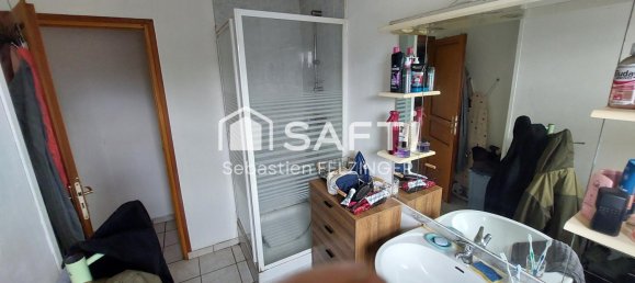2 bedrooms Apartment in Saint-Quentin, France No. 68070 6