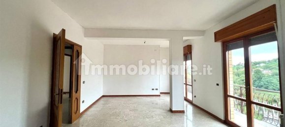Apartamento de 3 dormitorios en Frosinone, Italy No. 51608 4