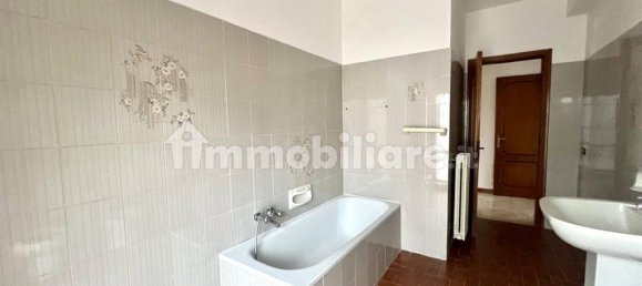Apartamento de 3 dormitorios en Frosinone, Italy No. 51608 9