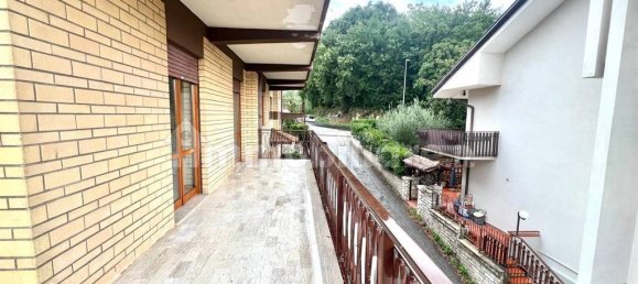 Apartamento de 3 dormitorios en Frosinone, Italy No. 51608 21