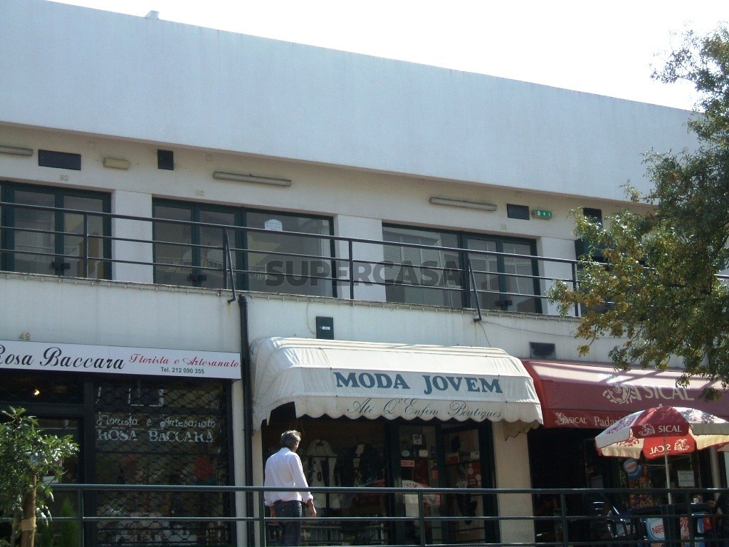 26m² Commercial property in Moita, Portugal No. 317153