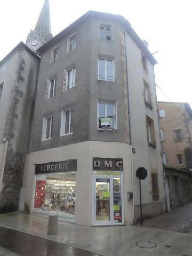 Condominio de 4 dormitorios en Confolens, France No. 25866