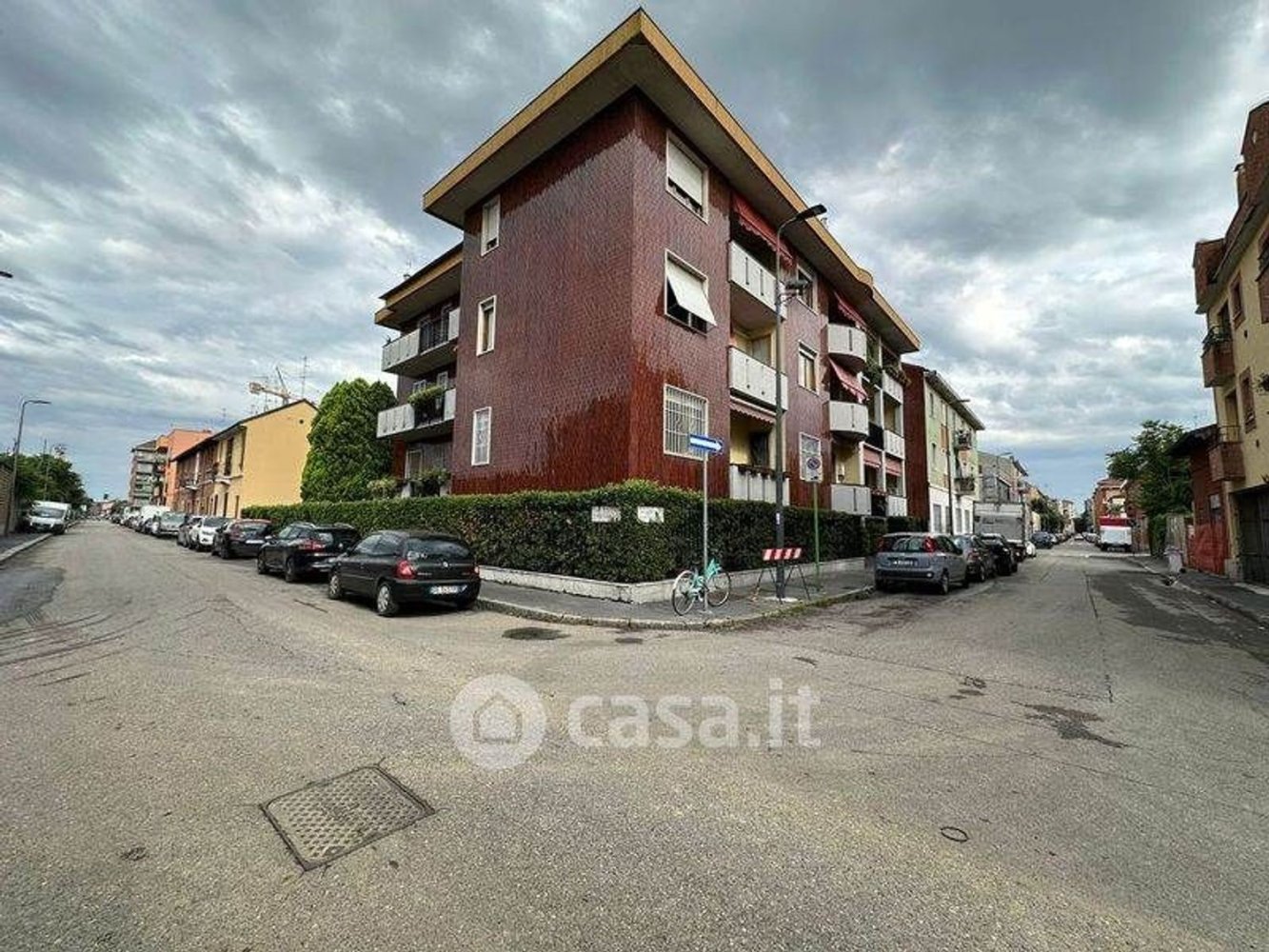 4 rooms Apartment in Milan, Italy No. 244942
