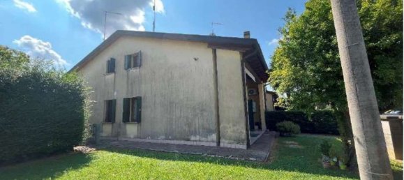 Apartamento de 6 habitaciónes en Santa Maria di Sala, Italy No. 16176 2