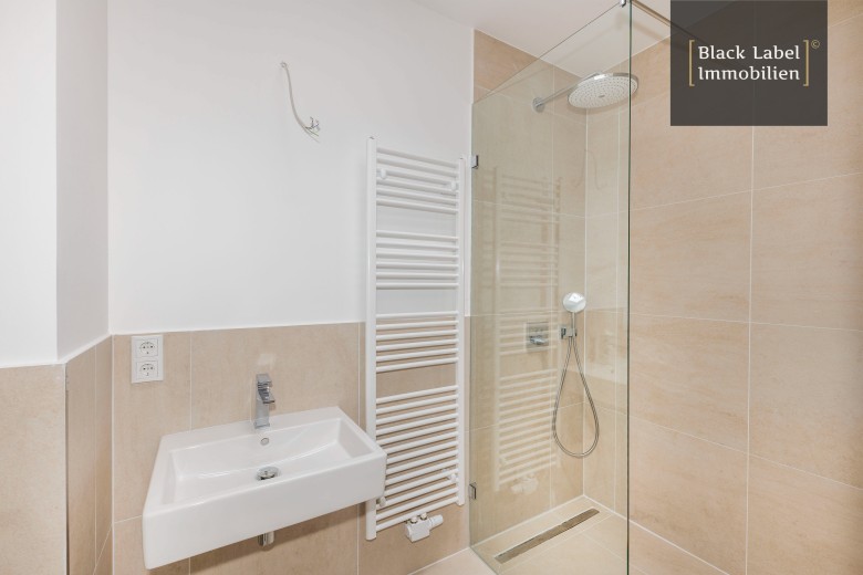 Дуплекс с 3 комнатами в Гезундбруннен, Германия № 58406