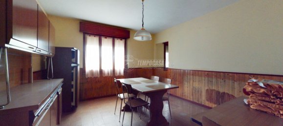 4 bedrooms Villa in Baiso, Italy No. 64196 7