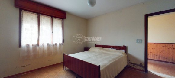 4 bedrooms Villa in Baiso, Italy No. 64196 10