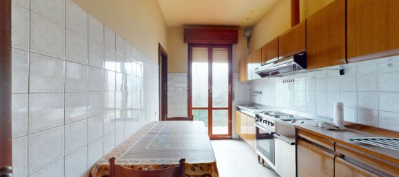 4 bedrooms Villa in Baiso, Italy No. 64196 25