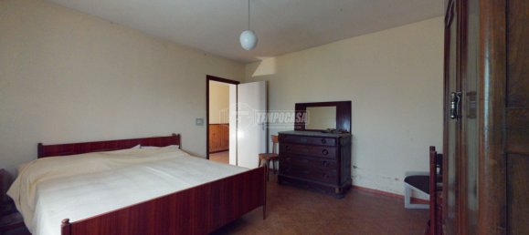 4 bedrooms Villa in Baiso, Italy No. 64196 11
