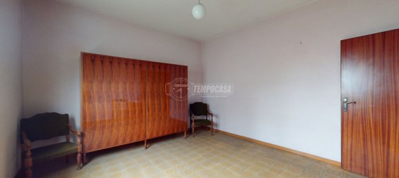 4 bedrooms Villa in Baiso, Italy No. 64196 3