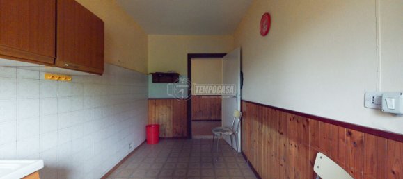 4 bedrooms Villa in Baiso, Italy No. 64196 9