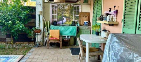 5 bedrooms Apartment in Massa, Italy No. 352592 10