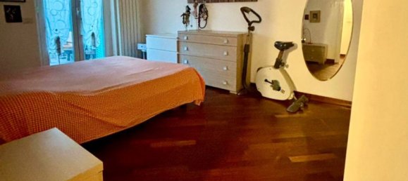 5 bedrooms Apartment in Massa, Italy No. 352592 5