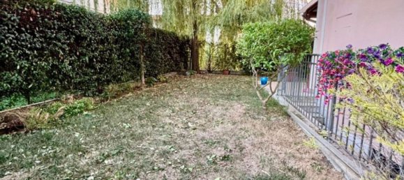 5 bedrooms Apartment in Massa, Italy No. 352592 12