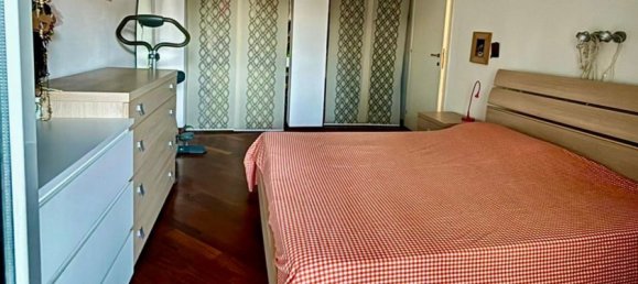 5 bedrooms Apartment in Massa, Italy No. 352592 6