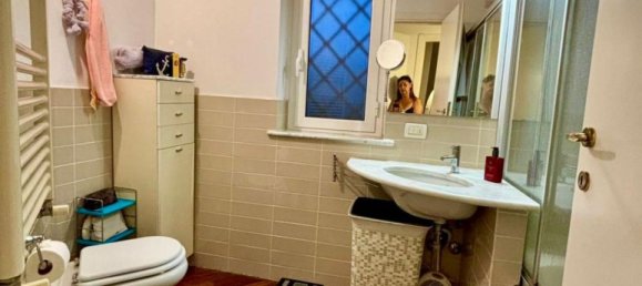 5 bedrooms Apartment in Massa, Italy No. 352592 9