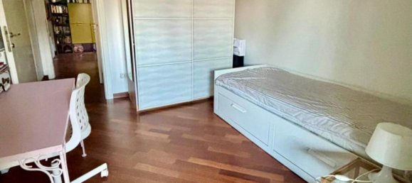 5 bedrooms Apartment in Massa, Italy No. 352592 8