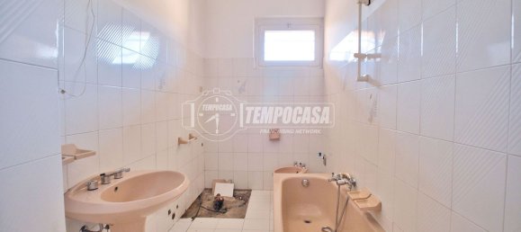5 rooms House in Novara, Italy No. 297097 35