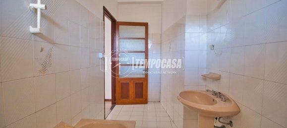 5 rooms House in Novara, Italy No. 297097 36