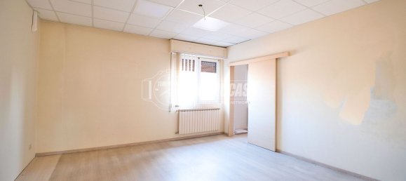 5 rooms House in Novara, Italy No. 297097 16