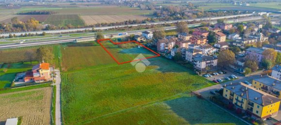 Земельный участок 3123м² в Реджо Эмилия, Италия № 5645 9