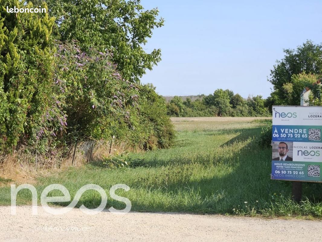 Grundstück in Mehun-sur-Yevre, France 8703m², Nr. 334010